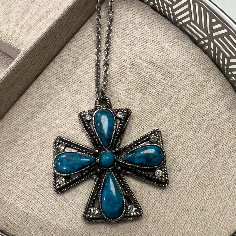 Vintage 1960's Zuni Style Faux Turquoise MalteseCross Pendant Necklace 12” - Picture 4 of 5